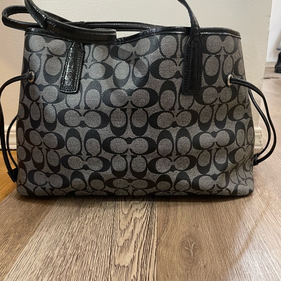 Stylish Coach Signature Jacquard Stripe Tote Black and Gray Women's Bag - Picture 4 of 16